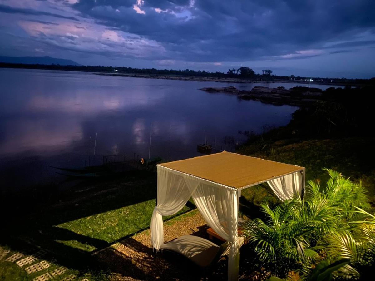 The Riviera Champasak Hotel Exterior photo