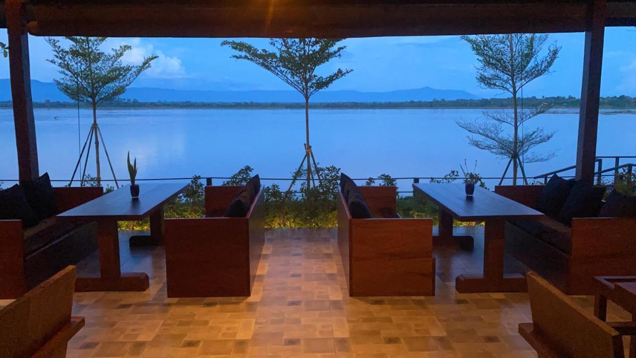 The Riviera Champasak Hotel Exterior photo