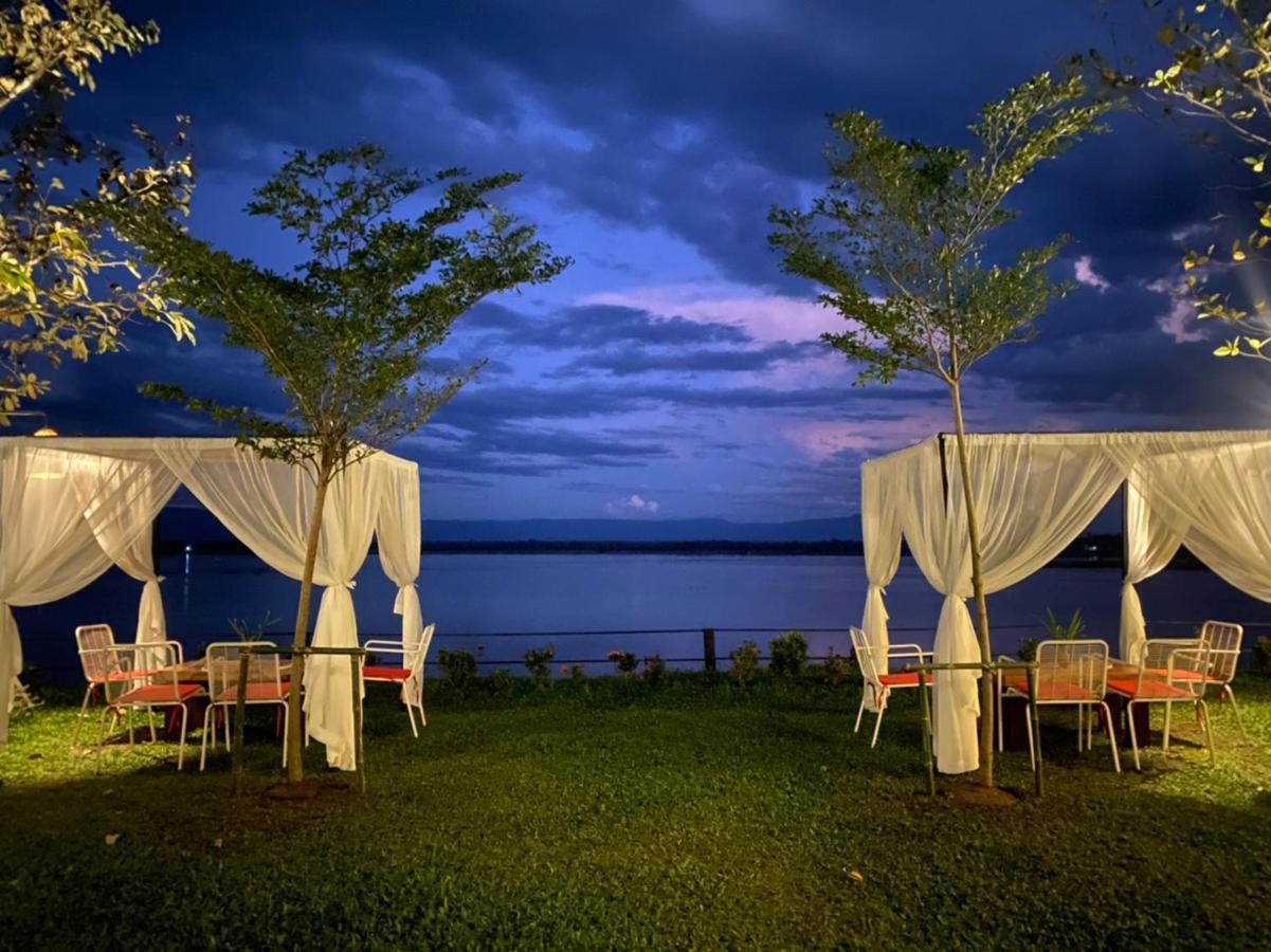 The Riviera Champasak Hotel Exterior photo