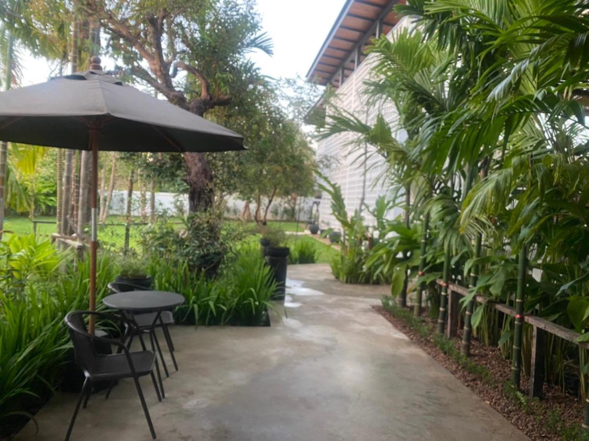 The Riviera Champasak Hotel Exterior photo
