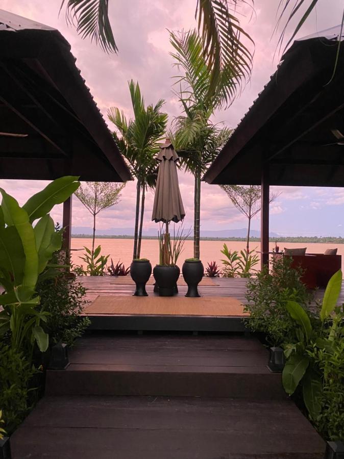 The Riviera Champasak Hotel Exterior photo