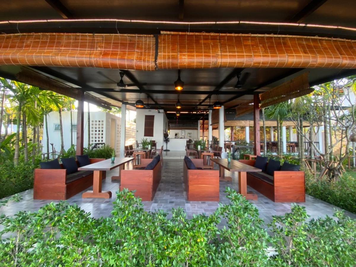 The Riviera Champasak Hotel Exterior photo