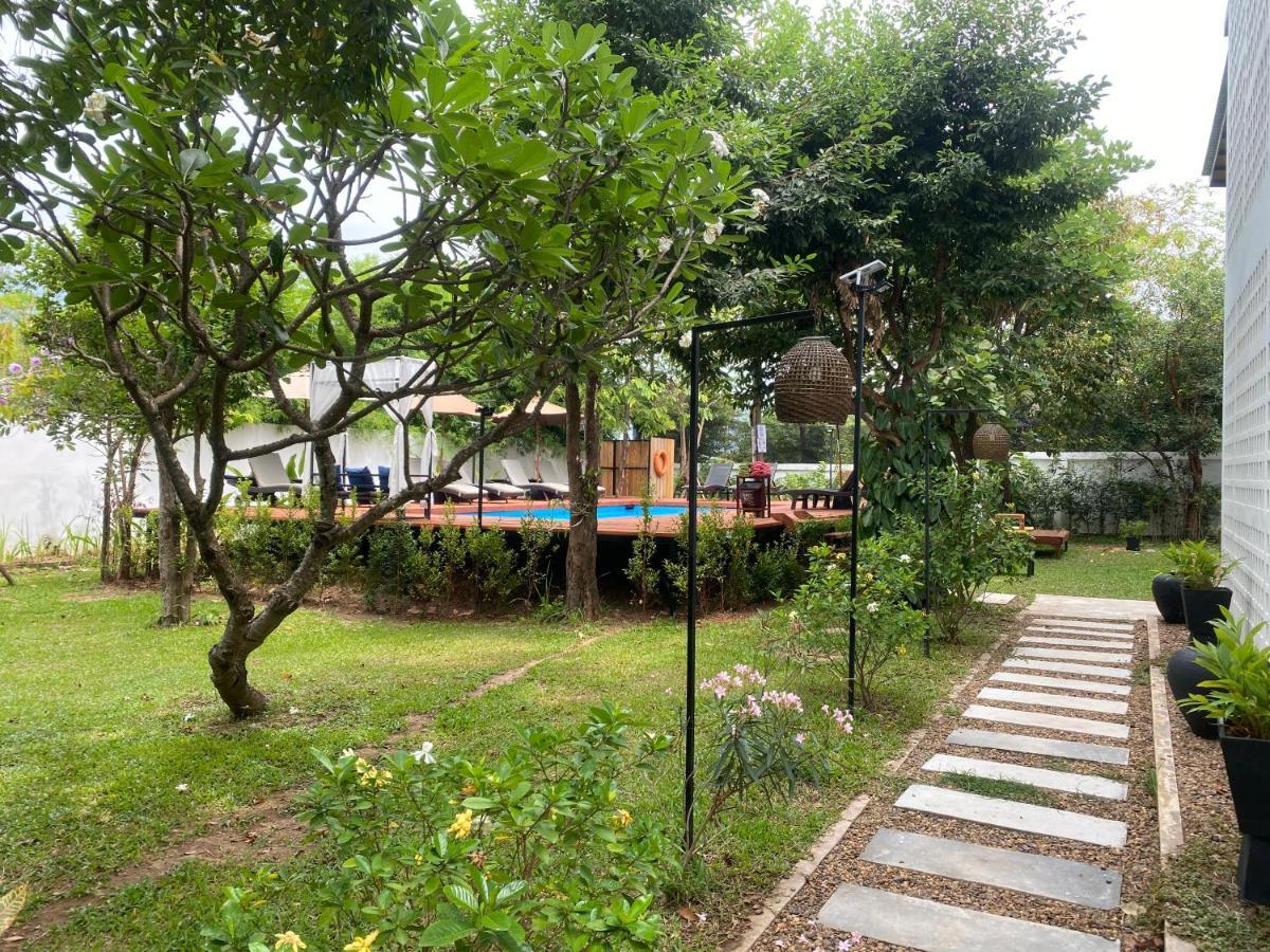 The Riviera Champasak Hotel Exterior photo