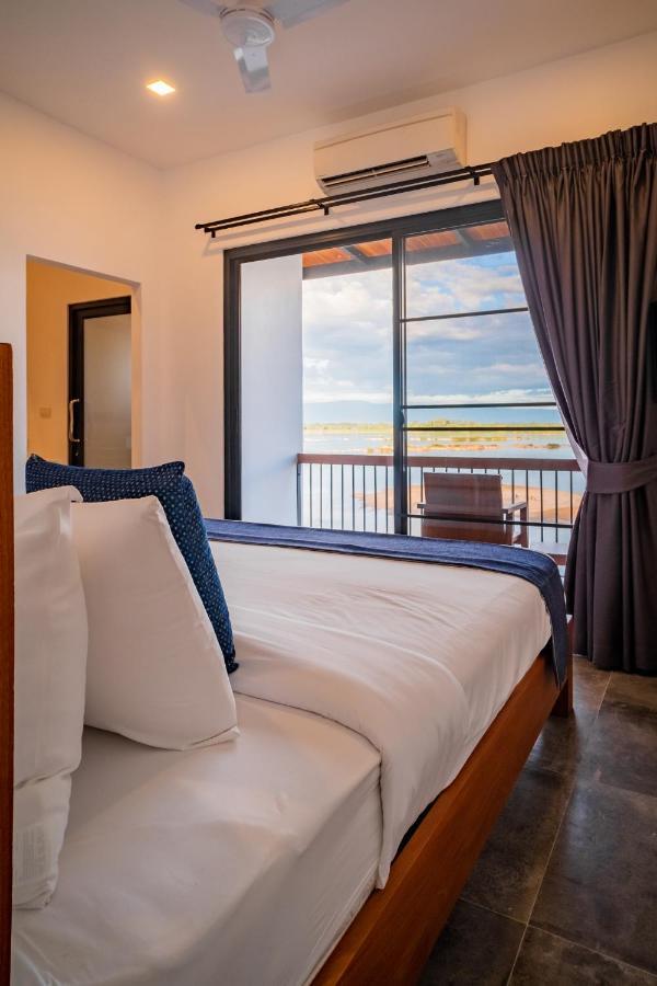 The Riviera Champasak Hotel Exterior photo