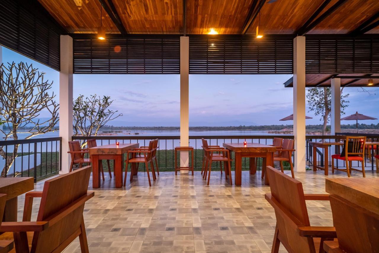 The Riviera Champasak Hotel Exterior photo