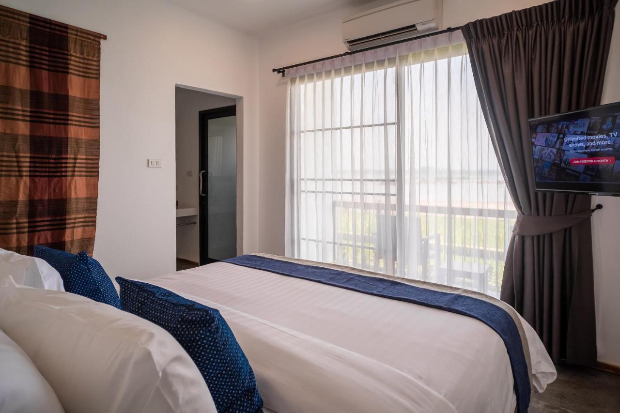 The Riviera Champasak Hotel Exterior photo
