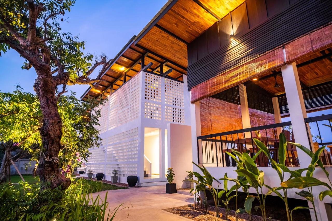 The Riviera Champasak Hotel Exterior photo