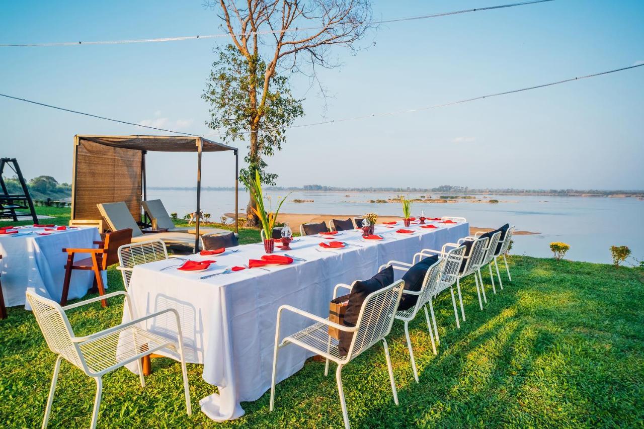 The Riviera Champasak Hotel Exterior photo